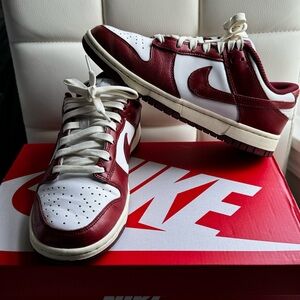 Women's 7.5 Nike Dunk Low Premium Vintage Red